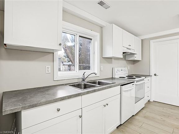 4th image of 19 Bailey St #1