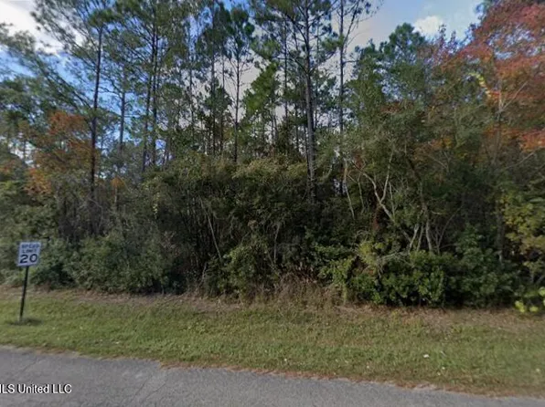 6190 Comanche St, Kiln, MS 39556