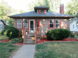 208 N 9th St, Oskaloosa, IA 52577