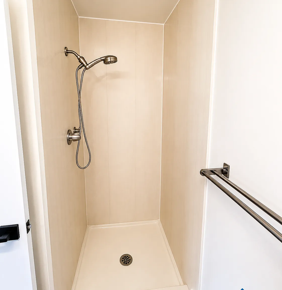 3 bed, 1376 sqft, $2,750 — Photo 3
