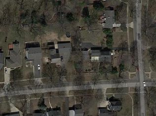 1703 E Illinois St, Wheaton, IL 60187