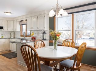 3 Lucia Ct, Lancaster, NY 14086