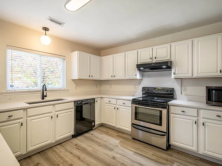 718 Delta Downs Dr — Photo 17