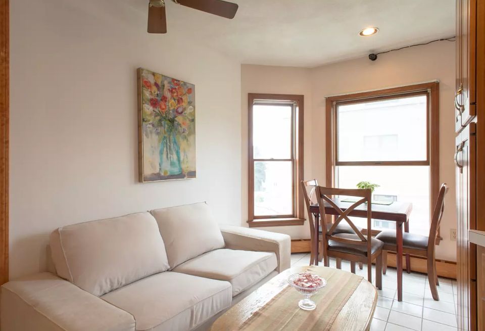 1st image of 28 Orleans St #3