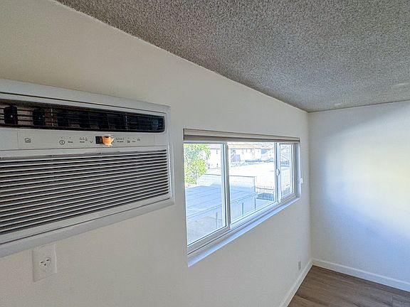 4th image of 11173 Huston St #18
