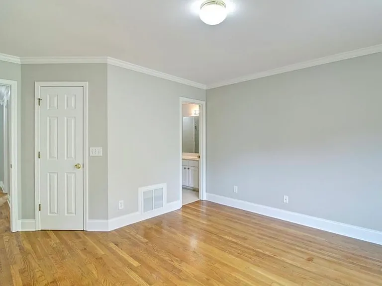 542 Parkstone Ln — Photo 15