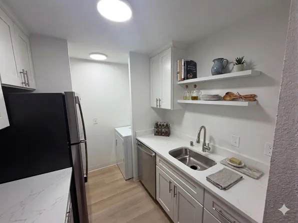 Luminaire Apartments, 1718 Melrose Ave #B156ef17b, Seattle, WA 98122