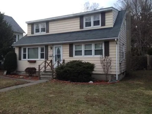 68 Woodside Ave #B, Newton, NJ 07860