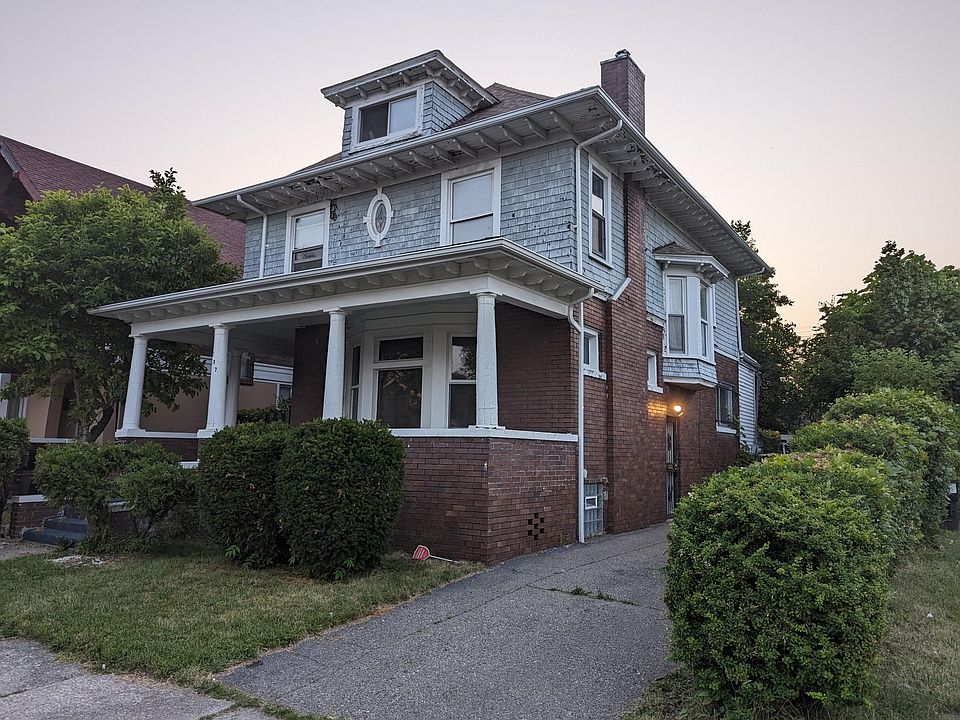 1st image of 107 Trowbridge St