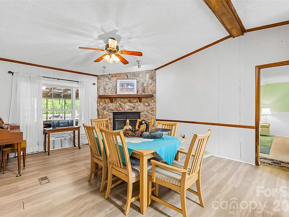 4th image of 1225 Panther Point Rd