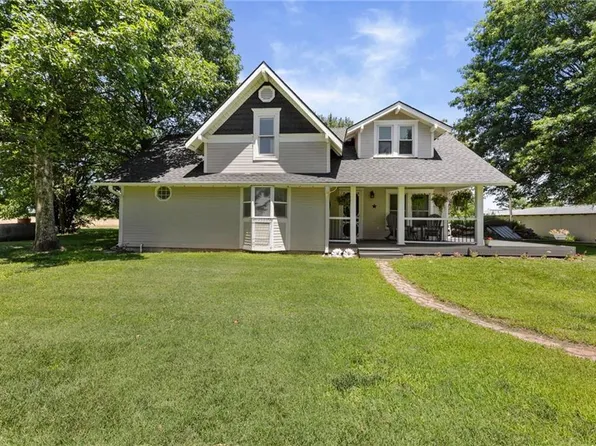 13020 W 327th St, Paola, KS 66071