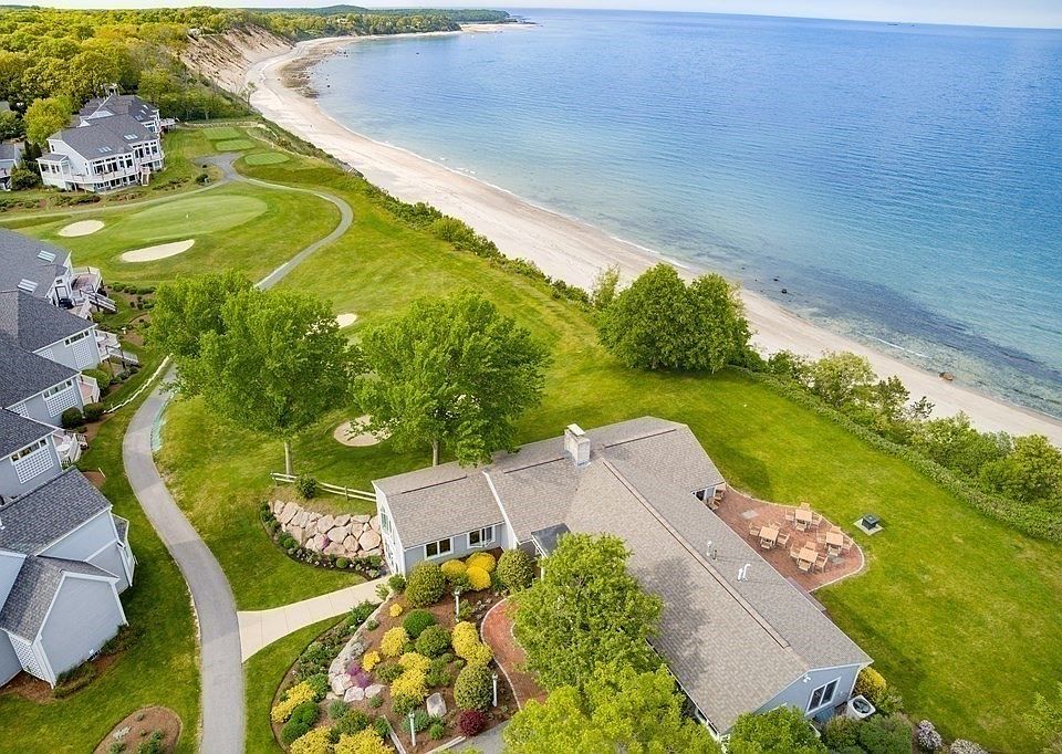 1st image of 204 White Cliff Dr
