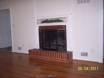3rd image of 25 Marshall Pl