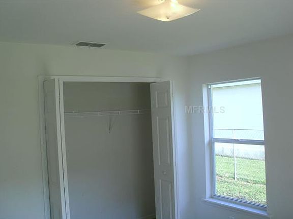5th image of 670 Reindeer Dr