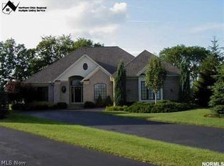 204 Chisholm Ct #32, Aurora, OH 44202