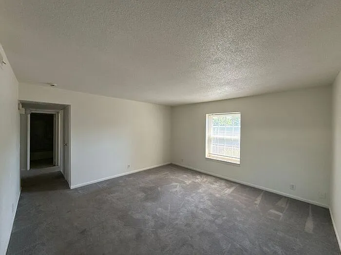 Building Photo - 2612 Park Rd #C