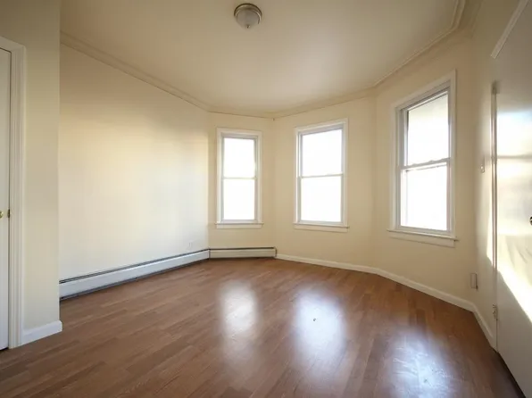23 Dwight Street image 1 of 14