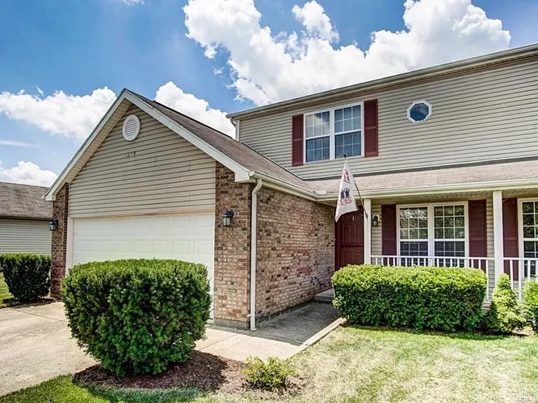 6711 Grovebelle Dr — Photo 2