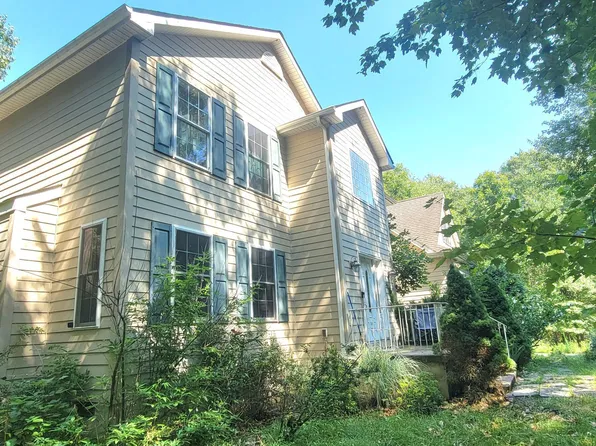 361 Great Bear Way Rd, East Stroudsburg, PA 18302
