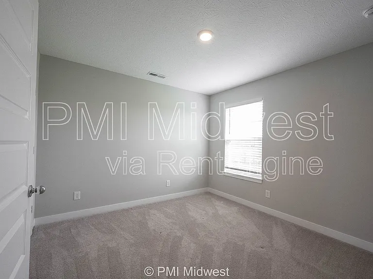 7278 Zanesville Rd — Photo 40