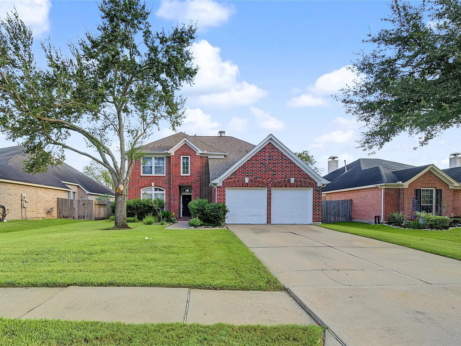 4 bed, 2.5 bath, 2540 sqft, $2,400 — Photo 4