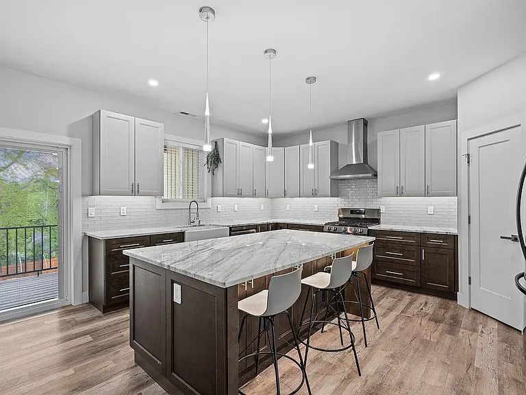 308 Pineridge Dr — Photo 8