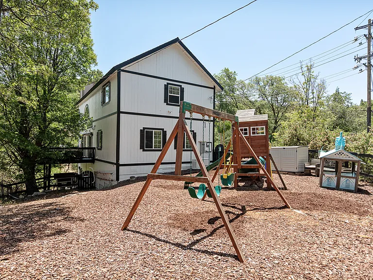1498 Deer Way Dr — Photo 22