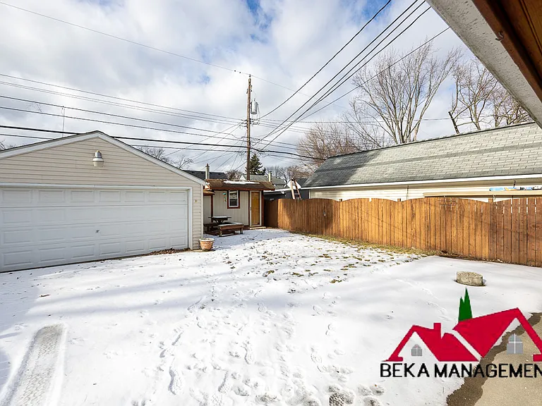 26627 Rialto St — Photo 19