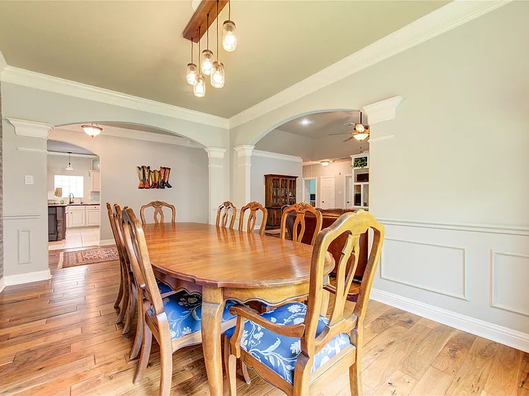 1811 Emerald Green Dr — Photo 17