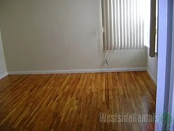 10639 Ayres Ave — Photo 5