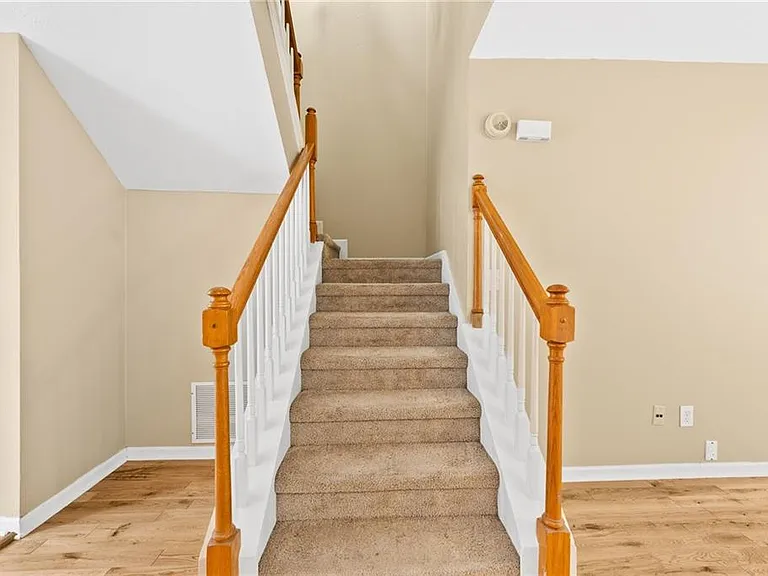 2266 Oak Glenn Cir — Photo 20