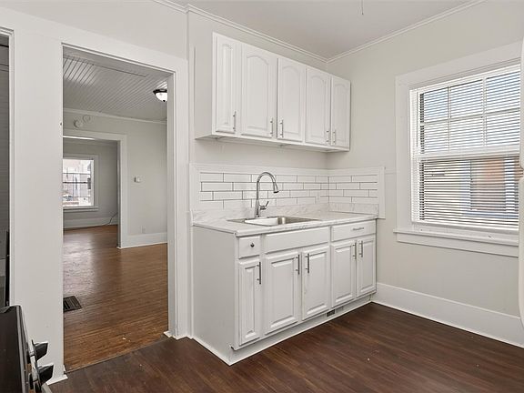 5th image of 228-230 Augustine St