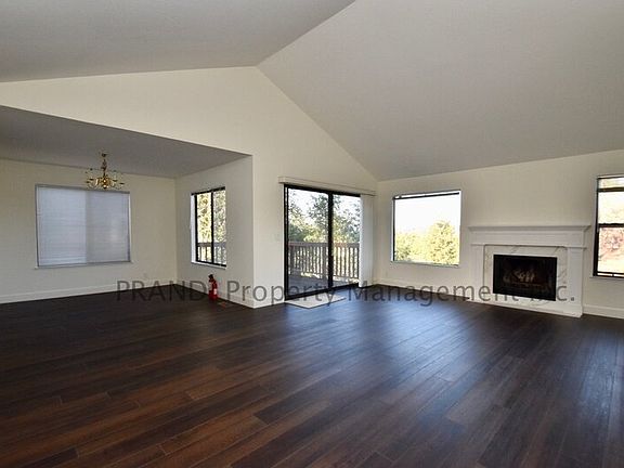 4th image of 920 Arlene Way