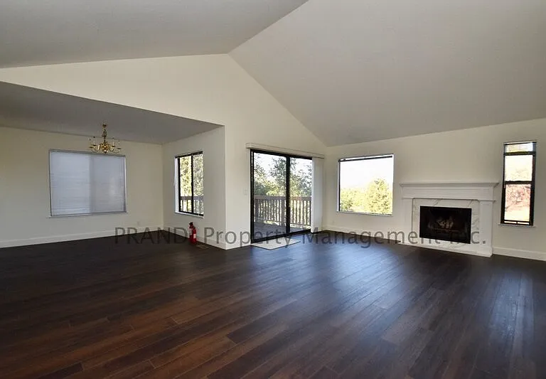 920 Arlene Way — Photo 4