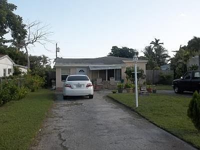 1st image of 1655 NE 180th St