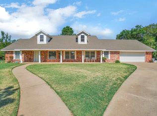 2524 NE Heritage Creek Dr, Lawton, OK 73507
