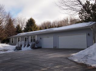 6977 S Pleasantview Rd, Harbor Springs, MI 49740