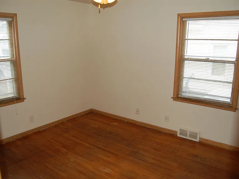3123 P St — Photo 11