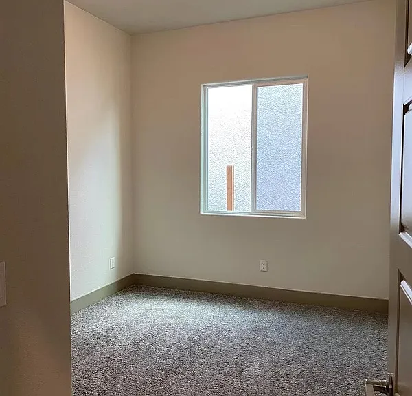 2467 Valverde Dr — Photo 30