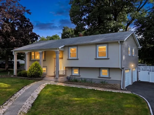66 Lockwood Pl, Clifton City, NJ 07012