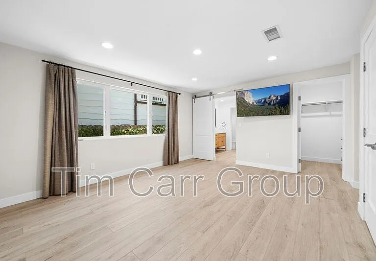 112 S Bayfront — Photo 14