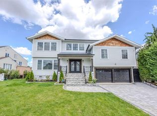 2831 Bay Dr, Merrick, NY 11566
