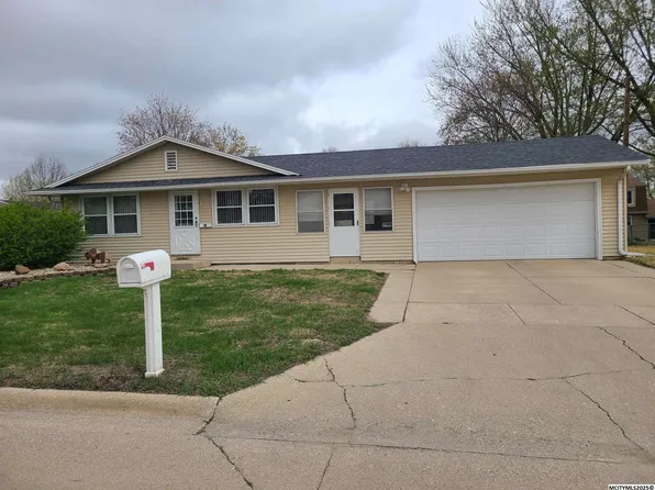 434 21st St SW, Mason City, IA 50401
