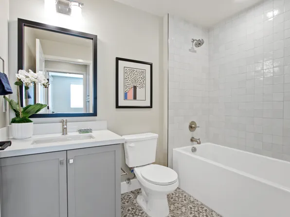 Plan F Plan, La Sevilla