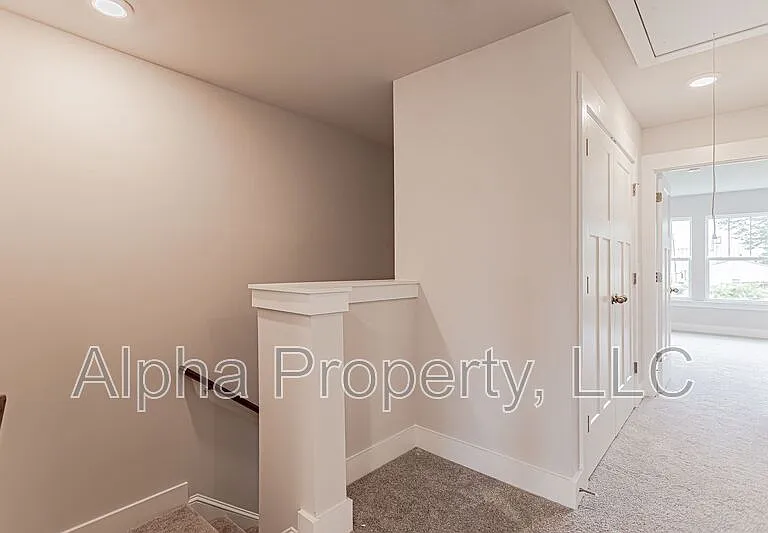 124 Keel Ln — Photo 10