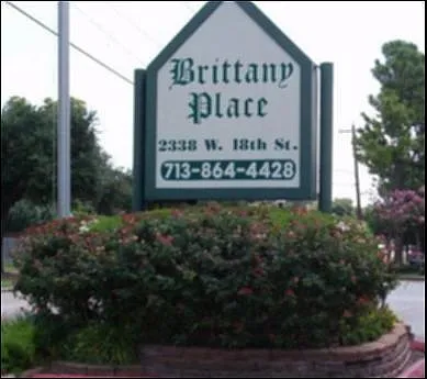 Brittany Place Apartments — Photo 2