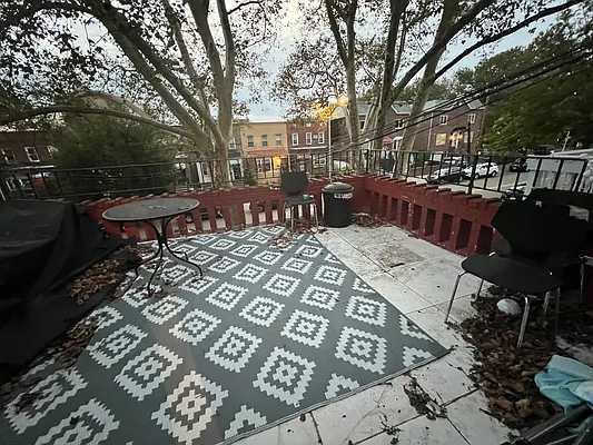 Rented by PRIVATE HOMES REALTY LLC | media 9