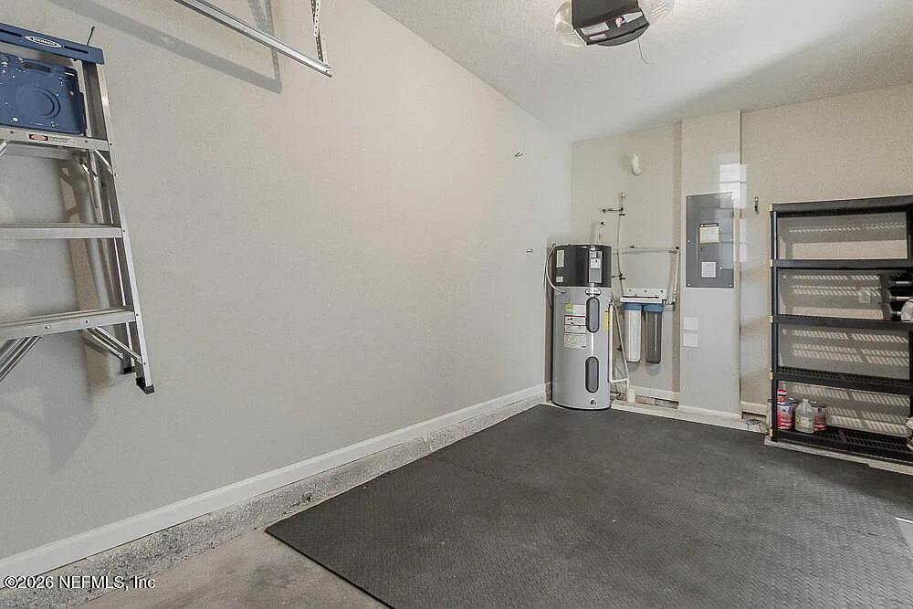 2 bed, 2.5 bath, 1165 sqft, $1,800 — Photo 2