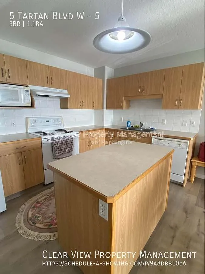 3 bed, 1.5 bath, $1,849 — Photo 2