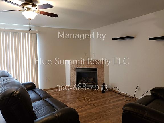 4th image of 928 Gina Ct SE